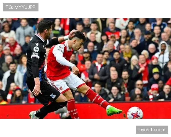 半场战报：阿森纳1-0曼城，萨卡利用肋部空当低射破门